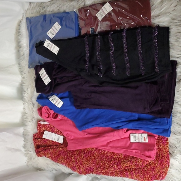 Lot of 7 Women's size 1X sweaters and basics Alfani Karen Scott - Picture 1 of 8